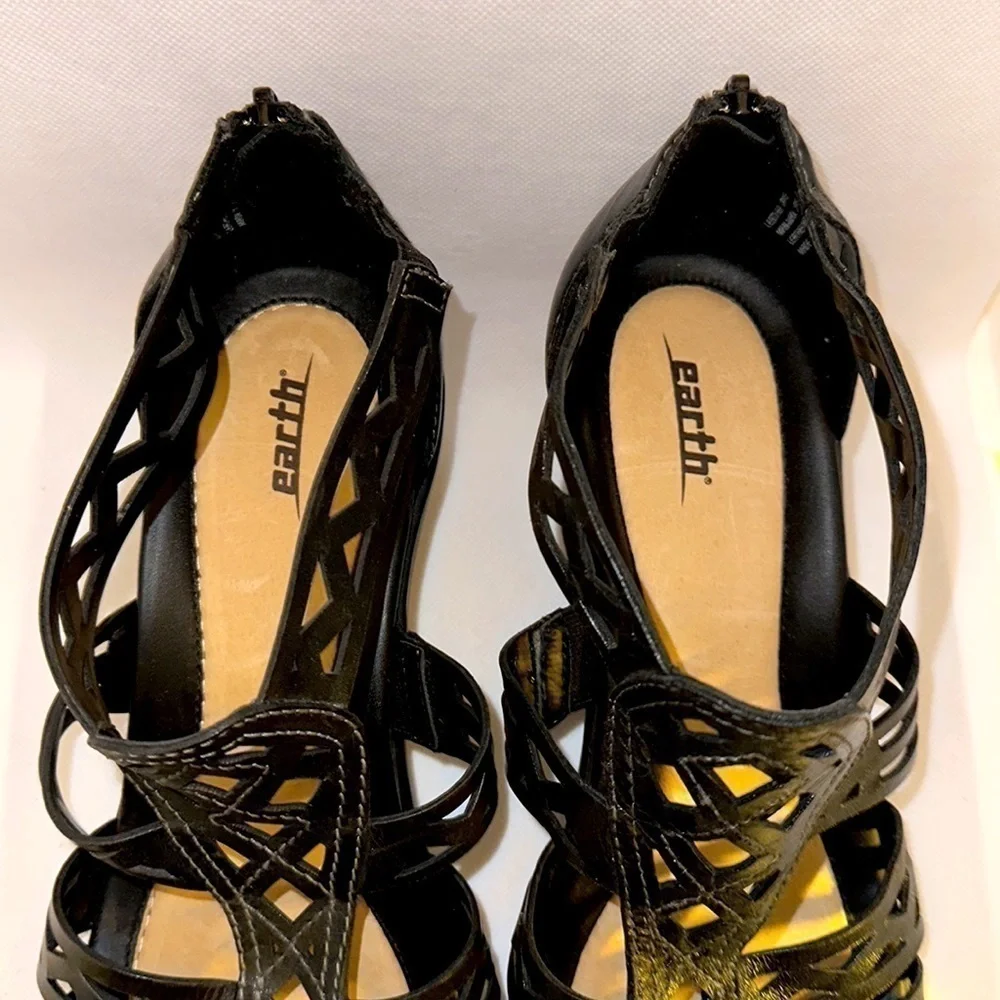 Earth Cutout Leather Wedge Sandals